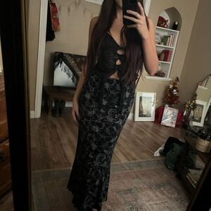 SOLD😍Black and White Floral Maxi Skirt